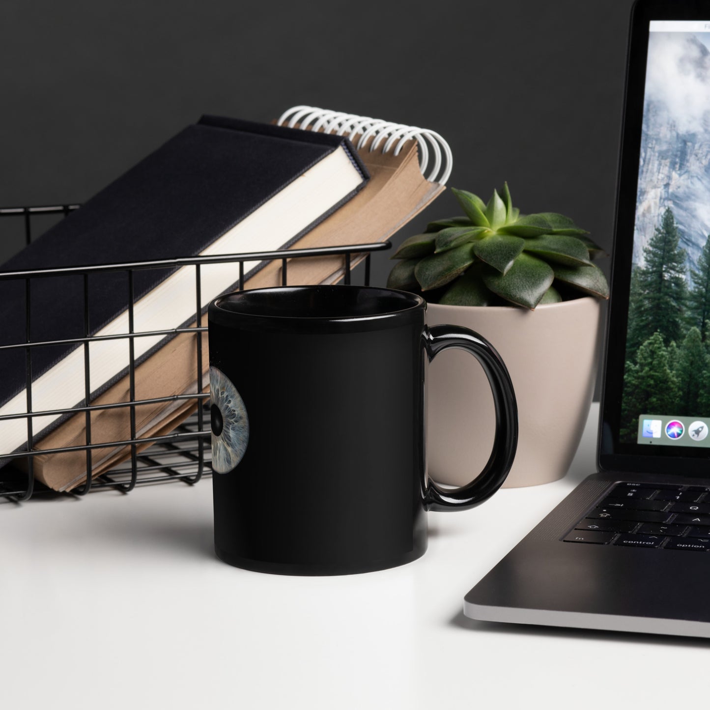 Tasse mit Iris-Motiv - Schwarz